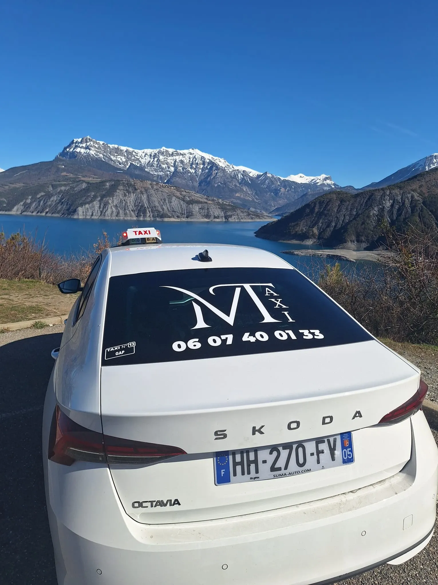Le taxi Mtaxi au belvédère du lac de Serre-Ponçon